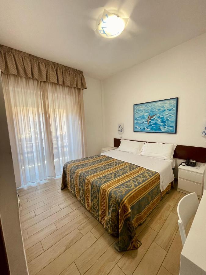 Hotel La Bussola Anzio Eksteriør billede